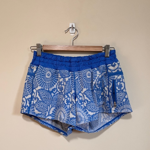Lululemon tracker shorts size 6 - Picture 2 of 4